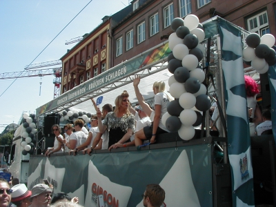 Gibson
Keywords: Christopher Street Day CSD Frankfurt DiversitÃ¤t Gibson