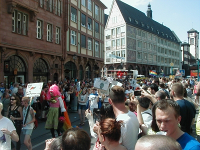 Publikum und Teilnehmer
Keywords: Christopher Street Day CSD Frankfurt DiversitÃ¤t Publikum Teilnehmer