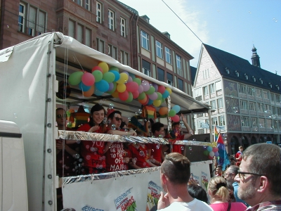 Themenwagen
Keywords: Christopher Street Day CSD Frankfurt DiversitÃ¤t Themenwagen