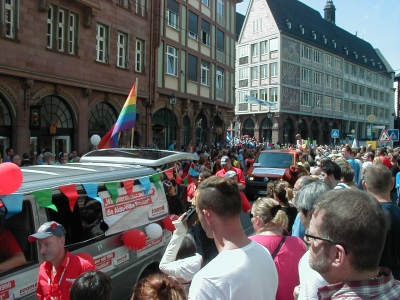 Publikum und Teilnehmer
Keywords: Christopher Street Day CSD Frankfurt DiversitÃ¤t Publikum Teilnehmer