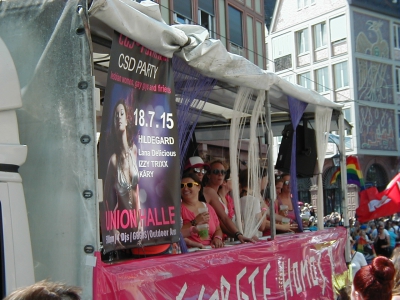 Themenwagen
Keywords: Christopher Street Day CSD Frankfurt DiversitÃ¤t Themenwagen