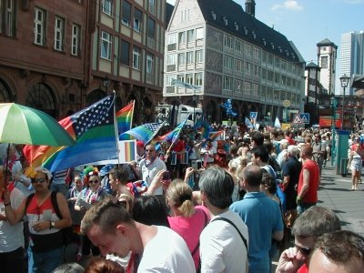 Publikum und Teilnehmer
Keywords: Christopher Street Day CSD Frankfurt DiversitÃ¤t Publikum Teilnehmer