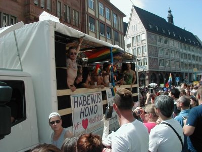 Themenwagen
Keywords: Christopher Street Day CSD Frankfurt DiversitÃ¤t Themenwagen