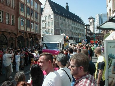 Publikum und Teilnehmer
Keywords: Christopher Street Day CSD Frankfurt DiversitÃ¤t Publikum Teilnehmer
