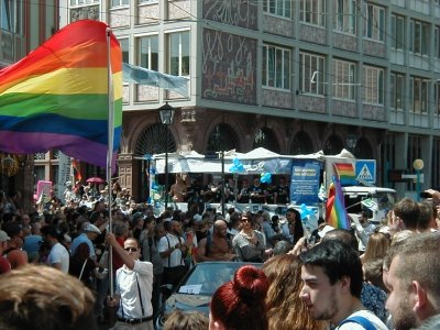 Publikum und Teilnehmer
Keywords: Christopher Street Day CSD Frankfurt DiversitÃ¤t Publikum Teilnehmer