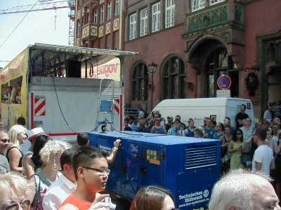 Stromversorgung eines Themenwagens
Keywords: Christopher Street Day CSD Frankfurt DiversitÃ¤t Stromversorgung Themenwagen