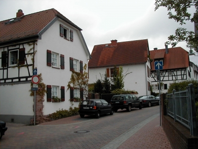 Borngasse
Keywords: Dietzenbach Rundgang Spaziergang FrÃ¼hling Borngasse