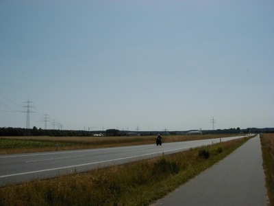 Kreisquerverbindung
Keywords: Dietzenbach Rundgang Spaziergang Sommer Kreisquerverbindung