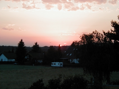 Die Sonne geht Ã¼ber dem Wald Lichteichen unter
Keywords: Dietzenbach Sonnenuntergang Wald Wolken Himmel Sonne Abend Abendstimmung Lichteichen