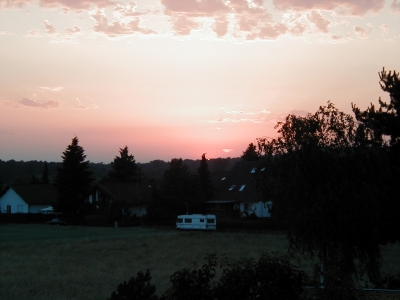 Die Sonne geht über dem Wald Lichteichen unter
Keywords: Dietzenbach Sonnenuntergang Wald Wolken Himmel Sonne Abend Abendstimmung Lichteichen