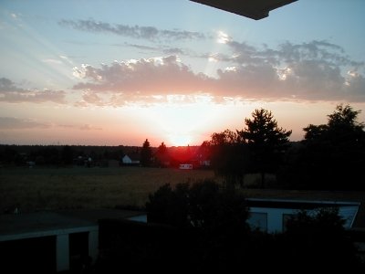 Die Sonne geht Ã¼ber dem Wald Lichteichen unter
Keywords: Dietzenbach Sonnenuntergang Wald Wolken Himmel Sonne Abend Abendstimmung Lichteichen