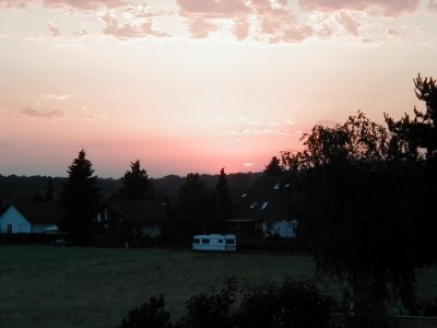 Die Sonne geht Ã¼ber dem Wald Lichteichen unter
Keywords: Dietzenbach Sonnenuntergang Wald Wolken Himmel Sonne Abend Abendstimmung Lichteichen