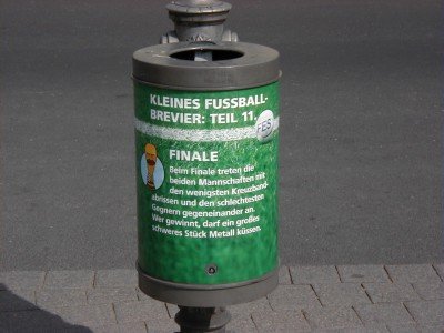 Finale
Keywords: Frankfurt Main Fussballweltmaisterschaft FuÃŸballweltmeisterschaft MÃ¼lltonne MÃ¼lltonnen Papierkorb PabierkÃ¶rbe FES Frankfurter Entsorgungs Service WM Fussball FuÃŸball Fussballspiel FuÃŸballspiel Regel Regeln Finale