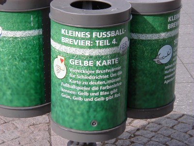 Gelbe Karte
Keywords: Frankfurt Main Fussballweltmaisterschaft FuÃŸballweltmeisterschaft MÃ¼lltonne MÃ¼lltonnen Papierkorb PabierkÃ¶rbe FES Frankfurter Entsorgungs Service WM Fussball FuÃŸball Fussballspiel FuÃŸballspiel Regel Regeln Gelbe Karte