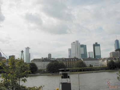 Untermainkai
Keywords: Frankfurt Main Fussballweltmaisterschaft FuÃŸballweltmeisterschaft WM SkyArena Tag tagsÃ¼ber Untermainkai Hochhaus HochhÃ¤user